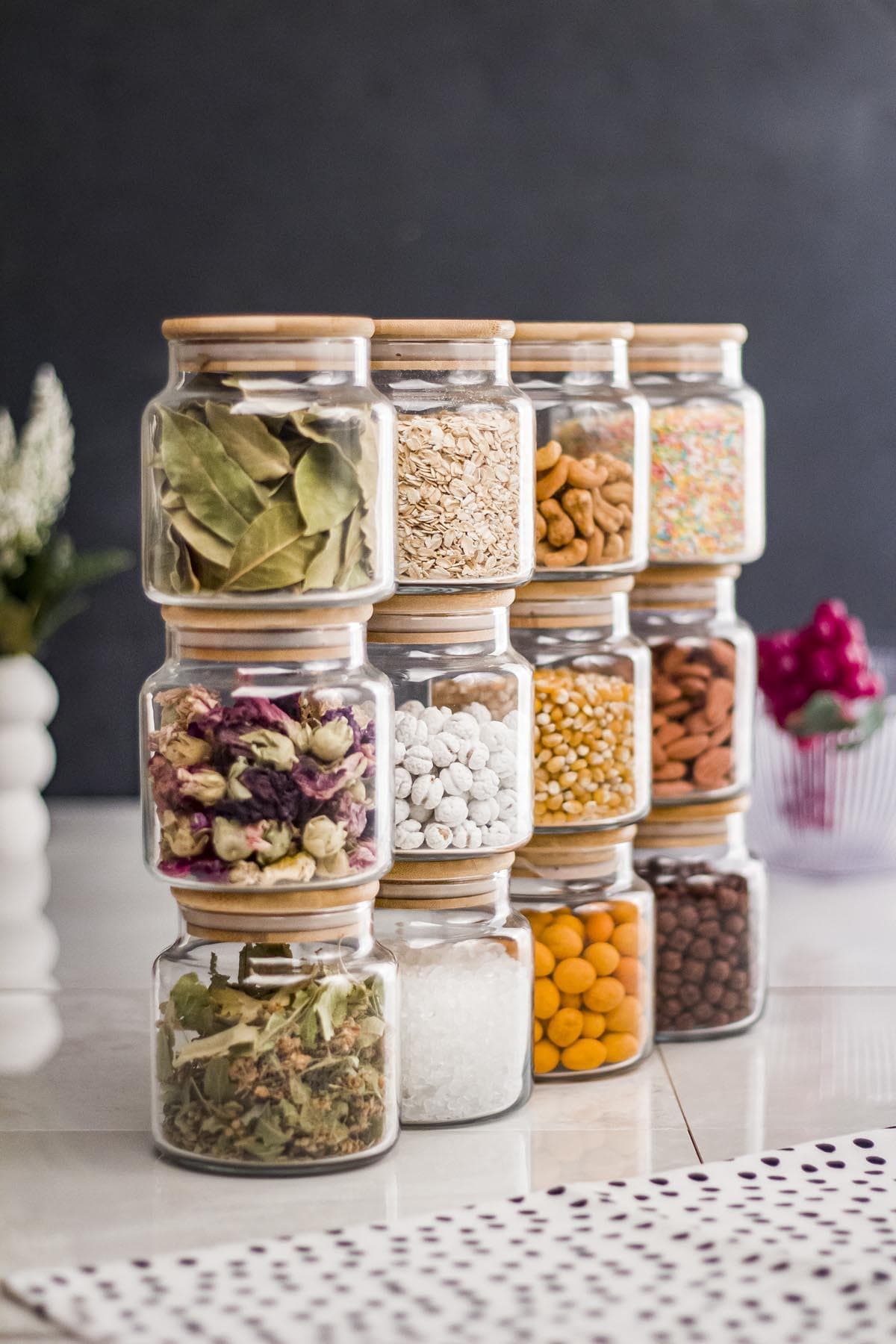 Premium 12'li Bambu Kapaklı Cam Kavanoz Seti - Vakumlu 500 ML Baharatlık ve Gıda Saklama