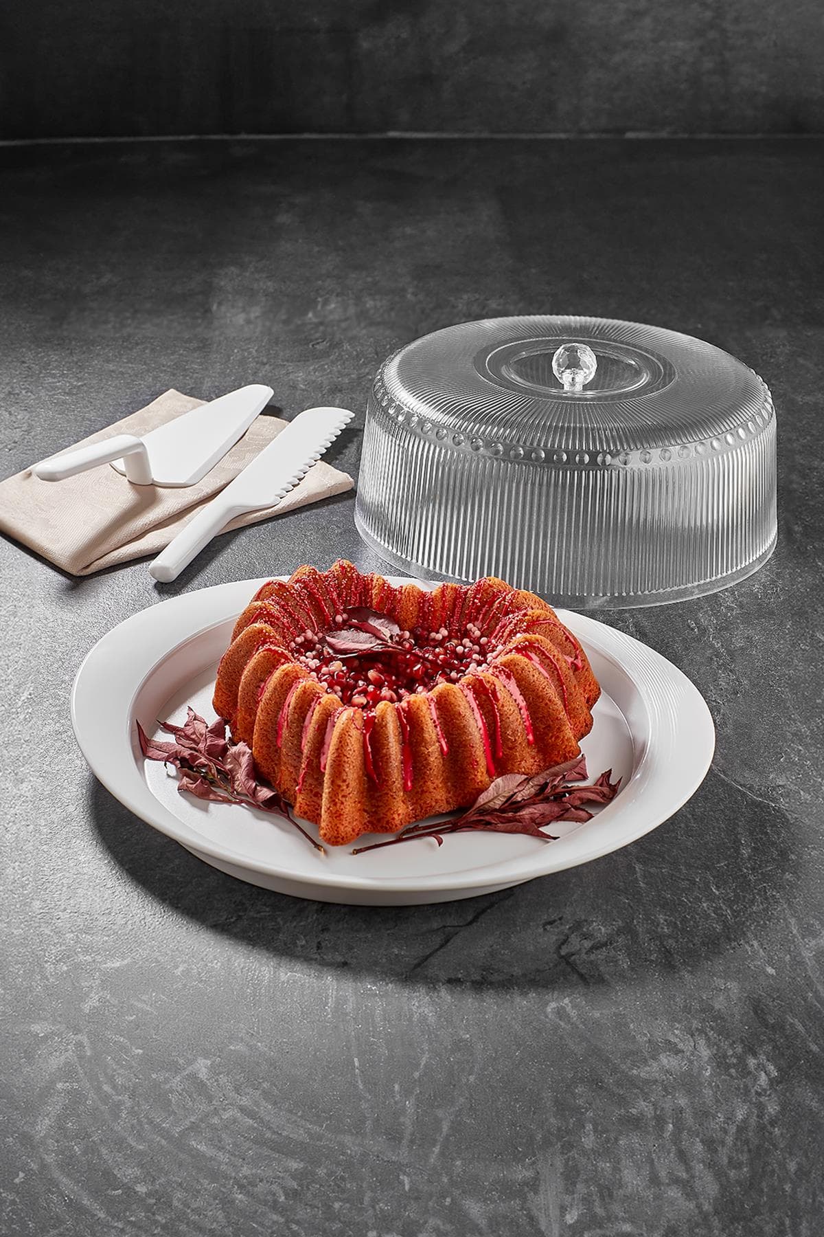 Akrilik Barok Beyaz 4 Parça Kek Fanus & Kek Saklama Kabı & Şık Sunum Organizeri