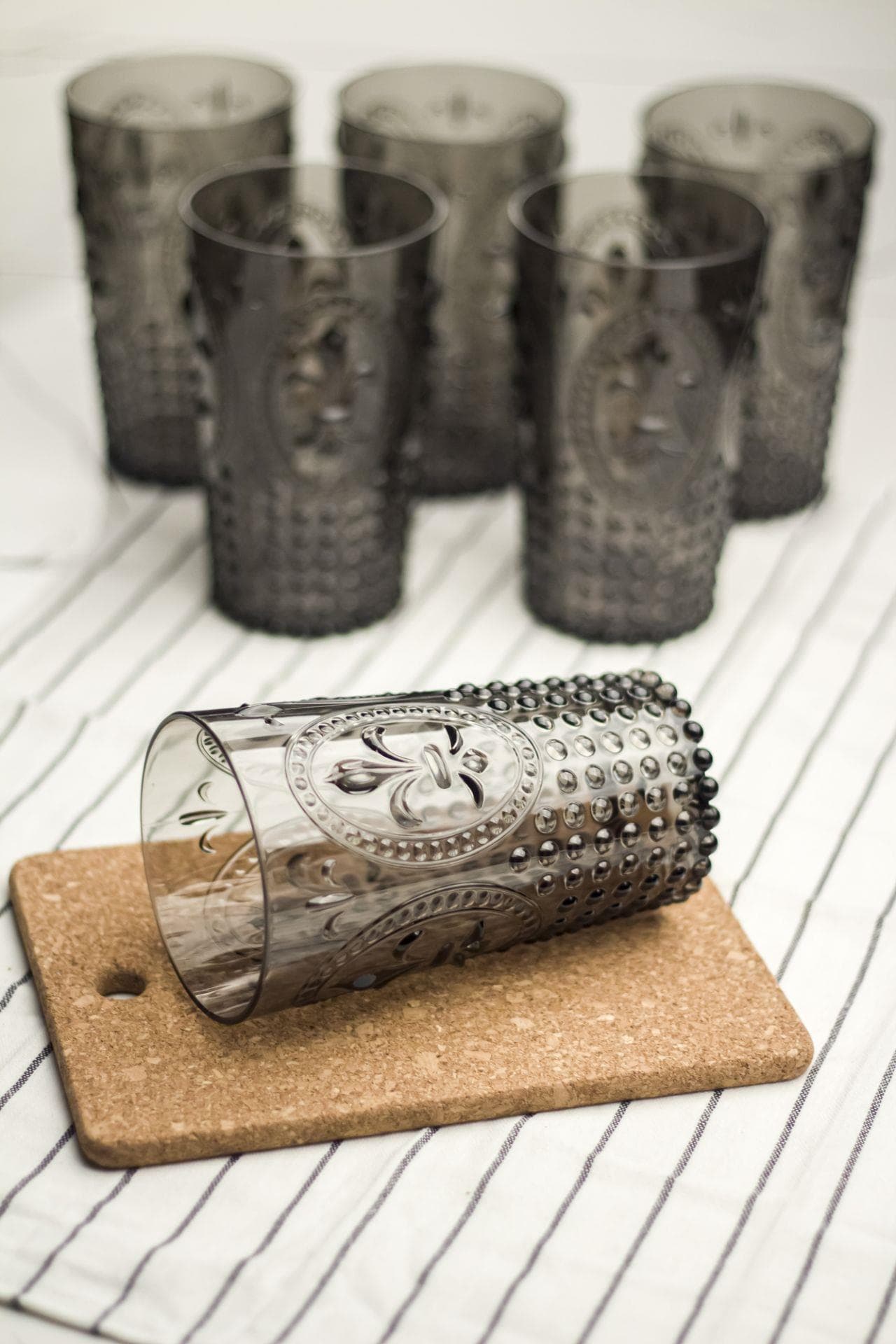 Premium Akrilik 6'lı Uzun Bardağı Seti - 750 ml Füme Rengi, Kırılmaz & Bulaşık Makinesinde Yıkanabilir