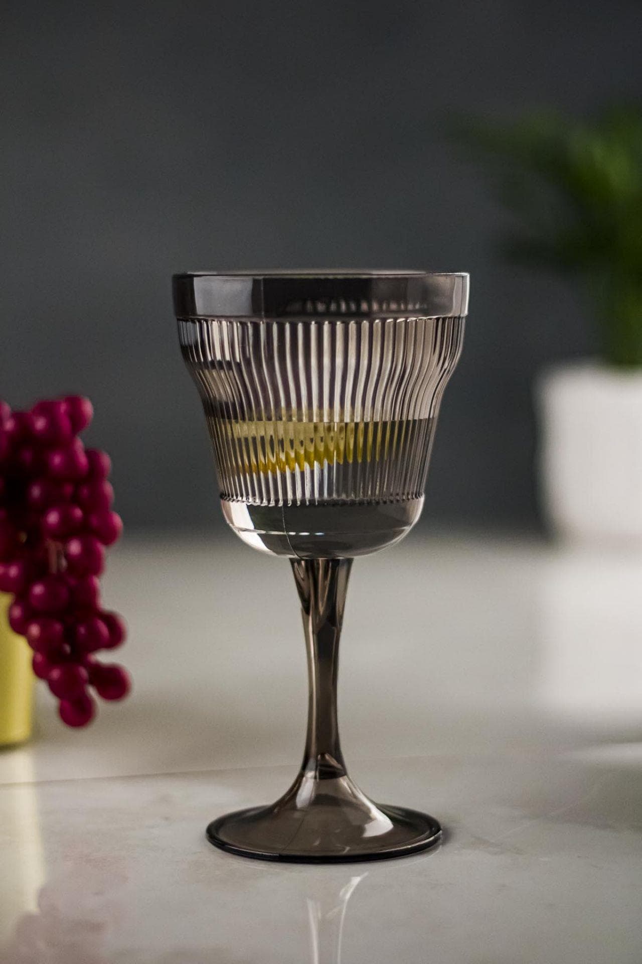 Premium Akrilik Füme Kadeh - 300 ml Kırılmaz Bulaşık Makinesi Uyumlu Su & Meşrubat Bardağı