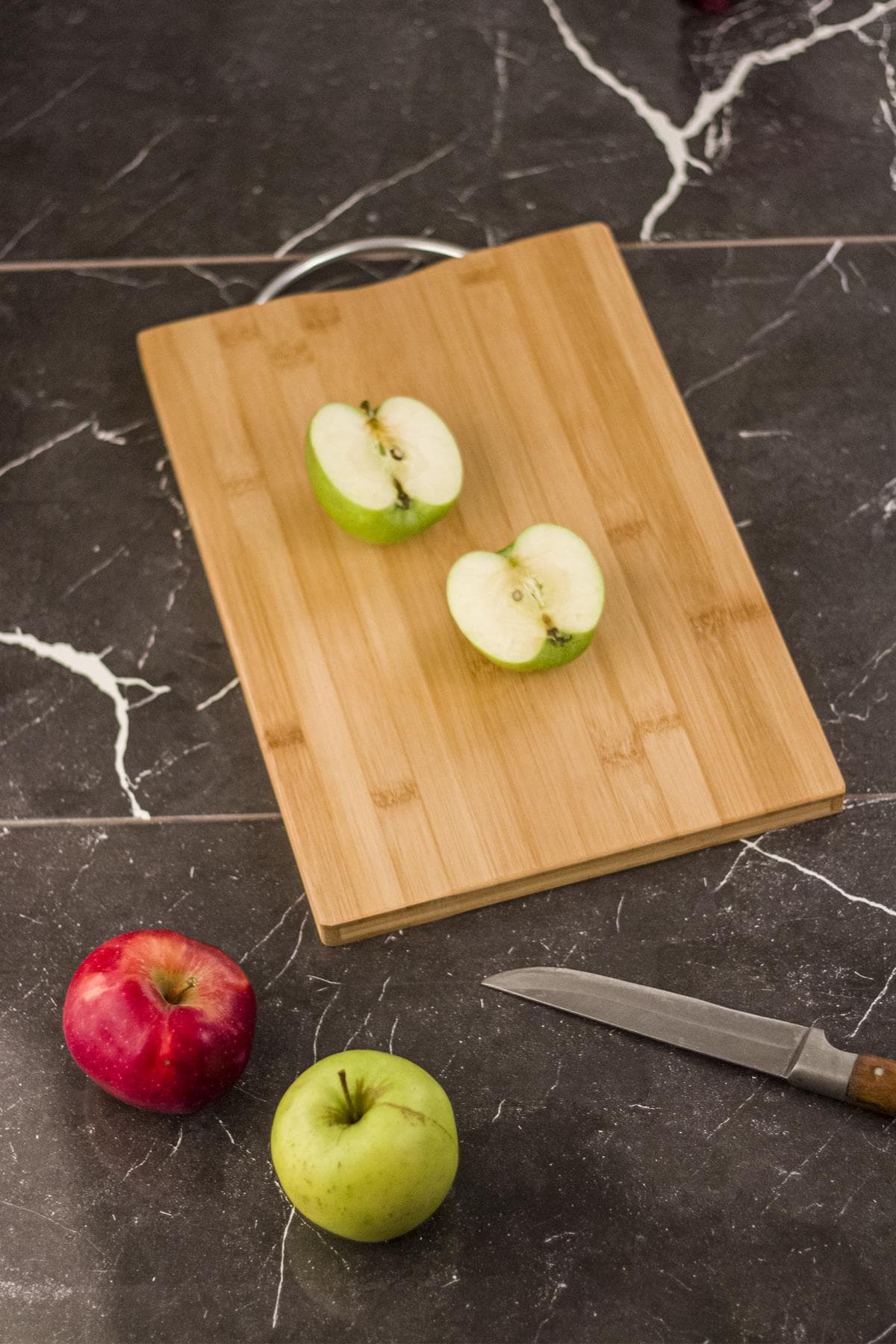 Premium Bambu Kesme ve Sunum Tahtası 32x22 cm - Şık ve Dayanıklı