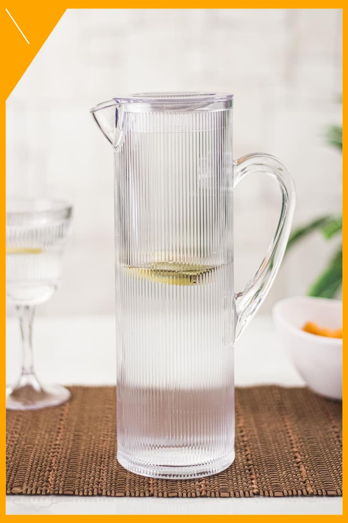 Şeffaf Akrilik 1.5 Lt Kırılmaz Sürahi